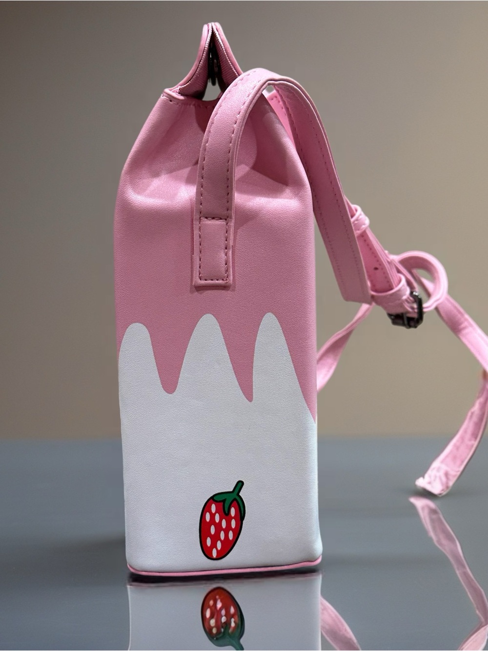 🍓Strawberry Milk Crossbody - Picture 4 of 5